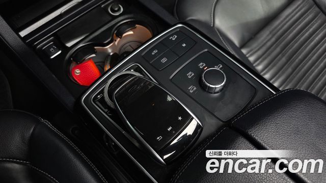 Mercedes-Benz GLE-Class 2018 — photo 12