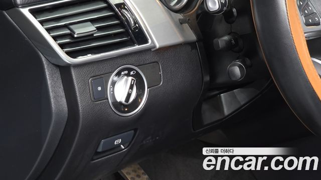 Mercedes-Benz GLE-Class 2018 — photo 21