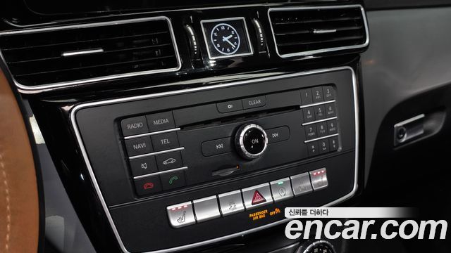 Mercedes-Benz GLE-Class 2018 — photo 24