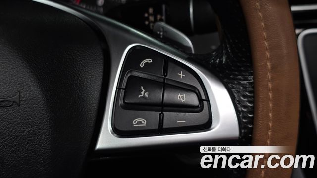 Mercedes-Benz GLE-Class 2018 — photo 30