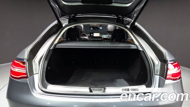 Mercedes-Benz GLE-Class 2018 — photo 35