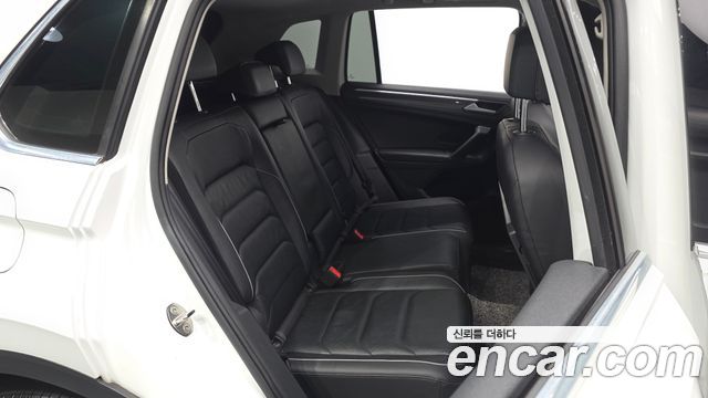 Volkswagen Tiguan 2020 — photo 11