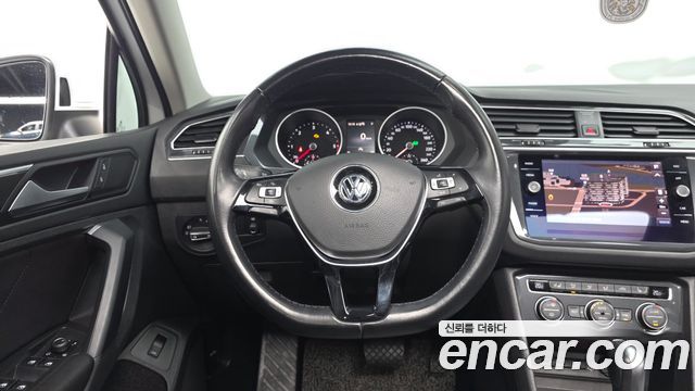 Volkswagen Tiguan 2020 — photo 12