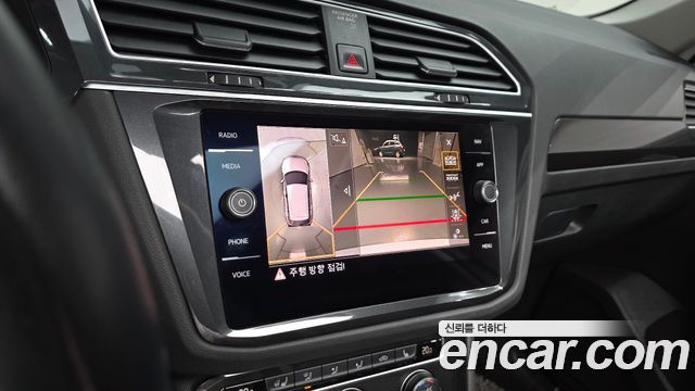 Volkswagen Tiguan 2020 — photo 14
