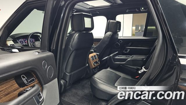Land Rover Range Rover 2019 — photo 17