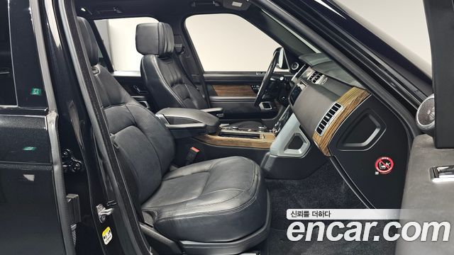 Land Rover Range Rover 2019 — photo 16