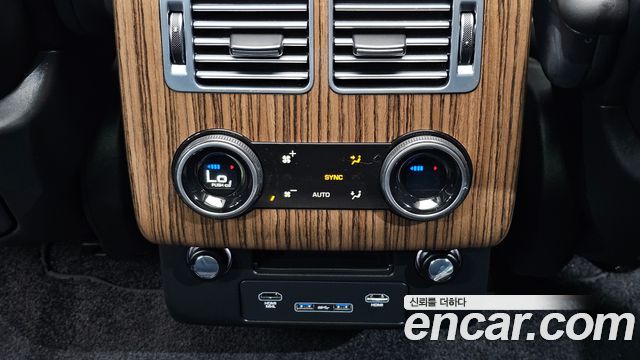 Land Rover Range Rover 2019 — photo 31