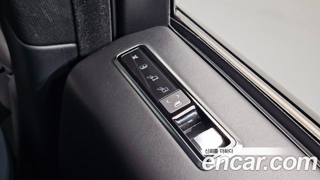 Land Rover Range Rover 2019 — photo 34