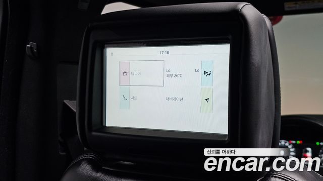 Land Rover Range Rover 2019 — photo 35