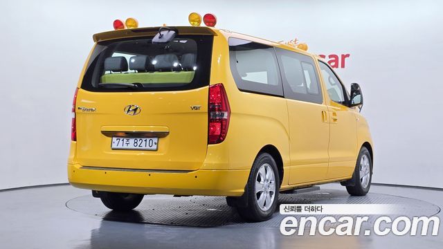 Hyundai Starex 2019 — photo 2