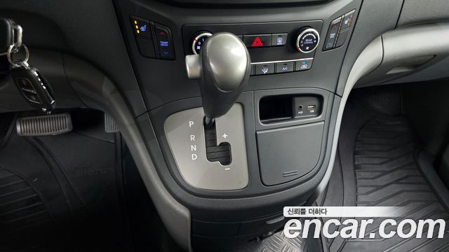Hyundai Starex 2019 — photo 12