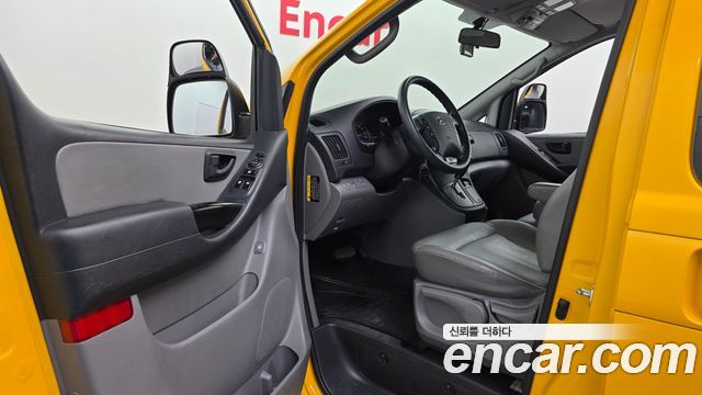 Hyundai Starex 2019 — photo 13