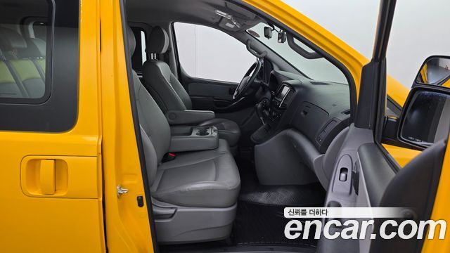 Hyundai Starex 2019 — photo 17