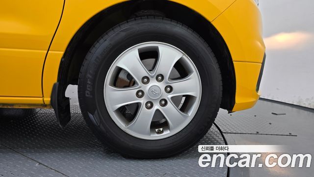 Hyundai Starex 2019 — photo 7