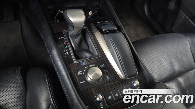 Lexus LS 2013 — photo 9