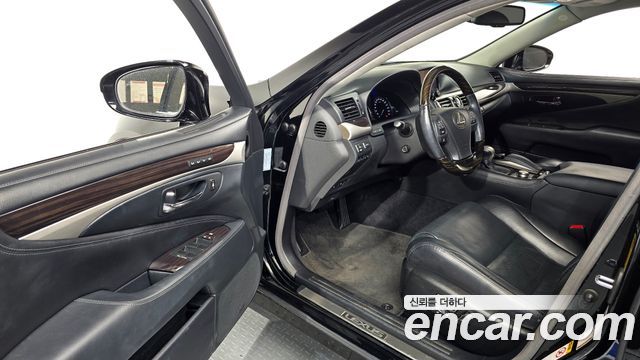 Lexus LS 2013 — photo 10
