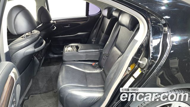 Lexus LS 2013 — photo 12