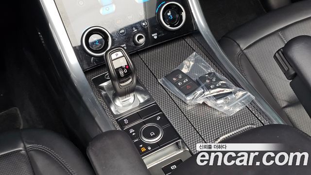 Land Rover Range Rover Sport 2019 — photo 12