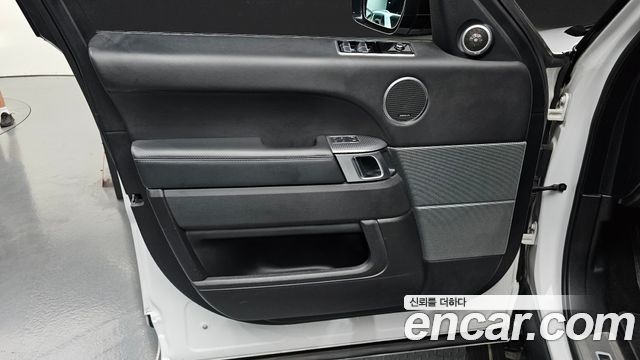 Land Rover Range Rover Sport 2019 — photo 14