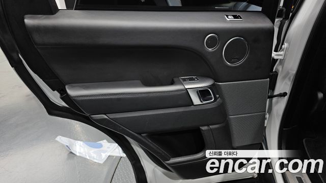 Land Rover Range Rover Sport 2019 — photo 15