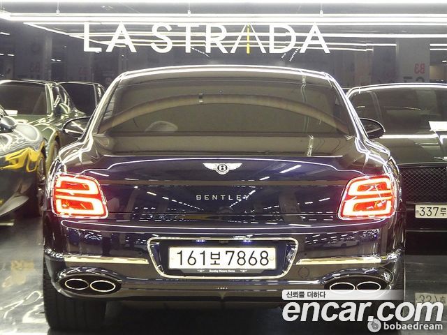 Bentley Flying Spur 2023 — photo 2