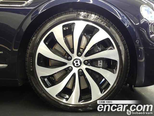 Bentley Flying Spur 2023 — photo 5