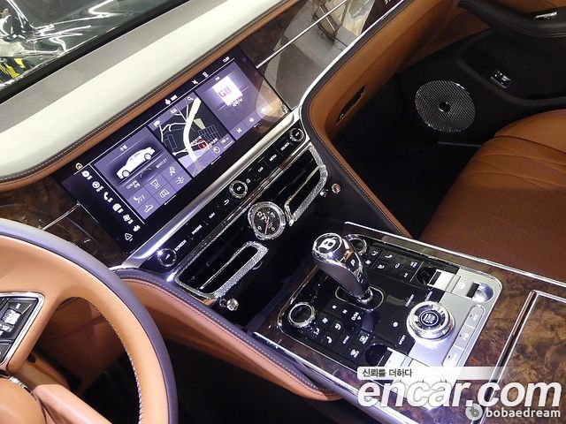 Bentley Flying Spur 2023 — photo 13