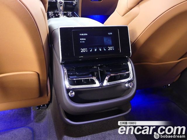 Bentley Flying Spur 2023 — photo 19