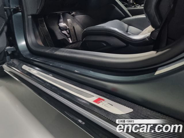 Audi R8 2017 — photo 18