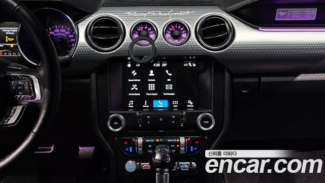 Ford Mustang 2017 — photo 20