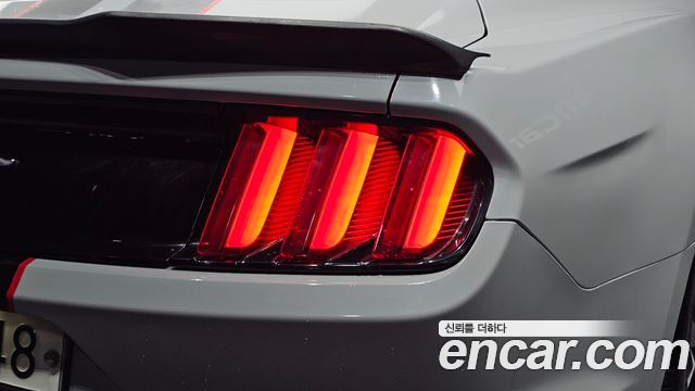 Ford Mustang 2017 — photo 9