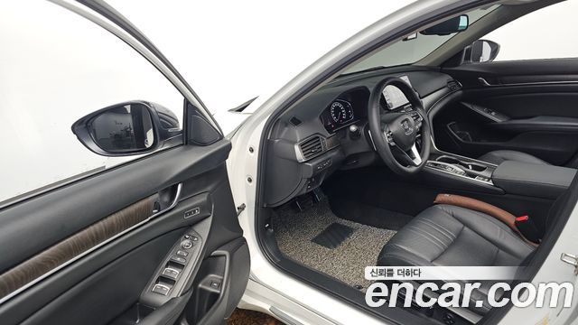 Honda Accord 2018 — photo 13