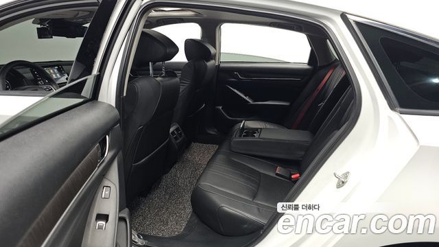 Honda Accord 2018 — photo 18