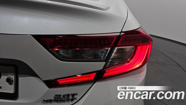 Honda Accord 2018 — photo 9