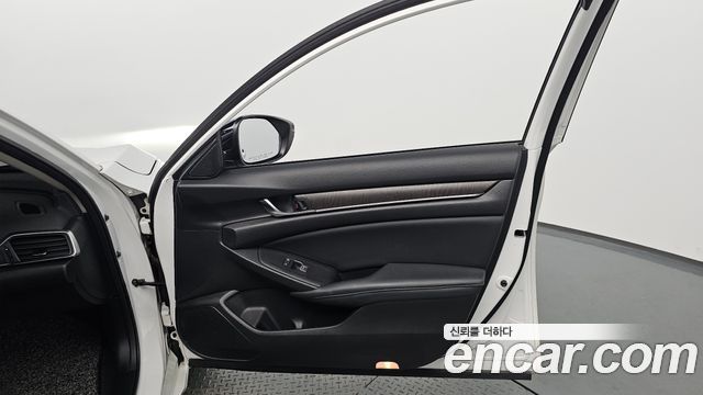 Honda Accord 2018 — photo 14