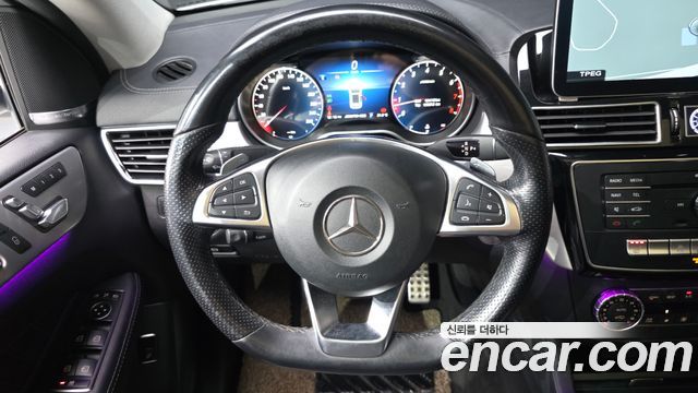 Mercedes-Benz GLE-Class 2017 — photo 13
