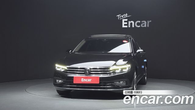 Volkswagen Passat 2021 — photo 3