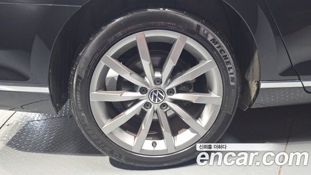Volkswagen Passat 2021 — photo 5