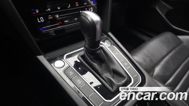 Volkswagen Passat 2021 — photo 12