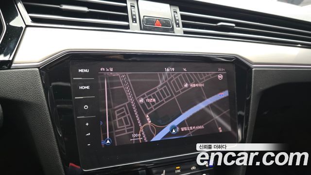 Volkswagen Passat 2021 — photo 21