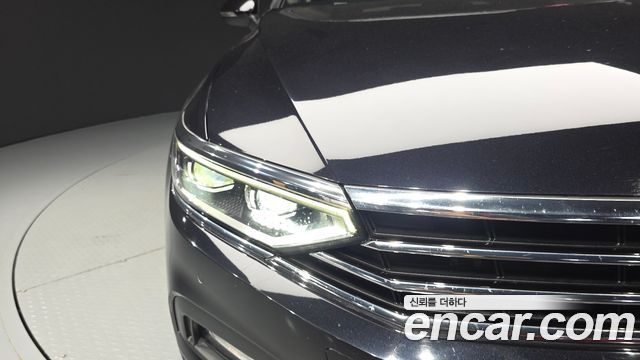 Volkswagen Passat 2021 — photo 8