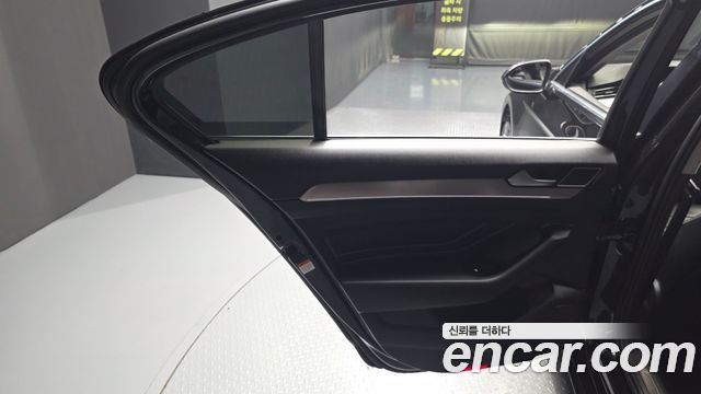 Volkswagen Passat 2021 — photo 15