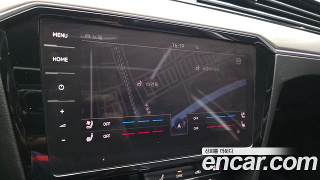 Volkswagen Passat 2021 — photo 28