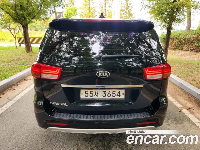 Kia Canival 2016 — photo 5