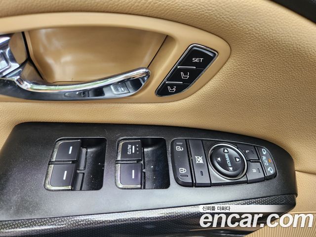 Kia Canival 2016 — photo 11