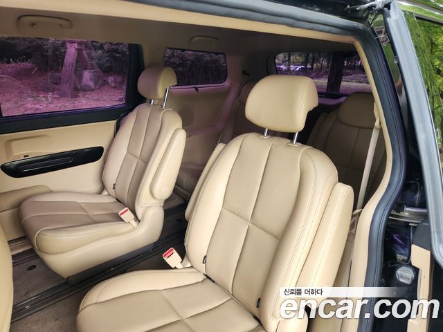 Kia Canival 2016 — photo 13