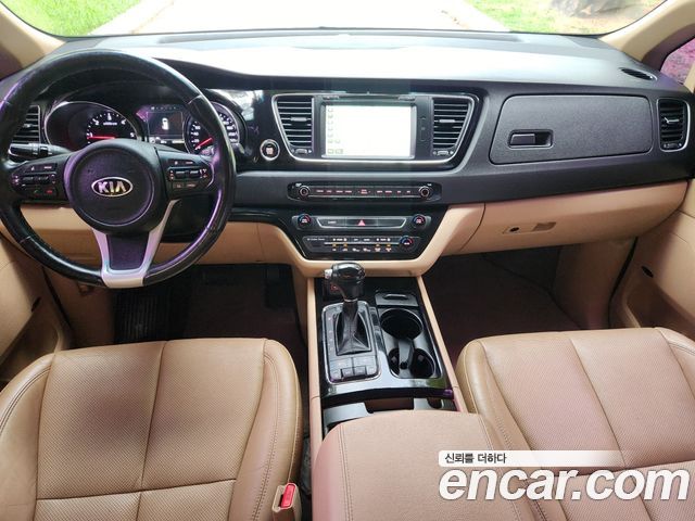 Kia Canival 2016 — photo 14