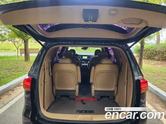 Kia Canival 2016 — photo 19