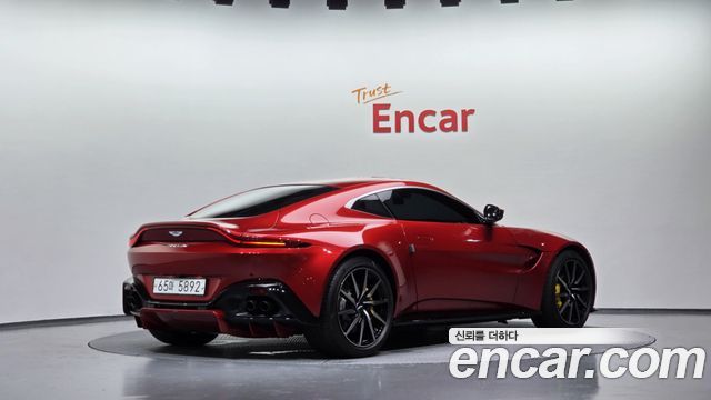 Aston Martin Vantage 2019 — photo 2