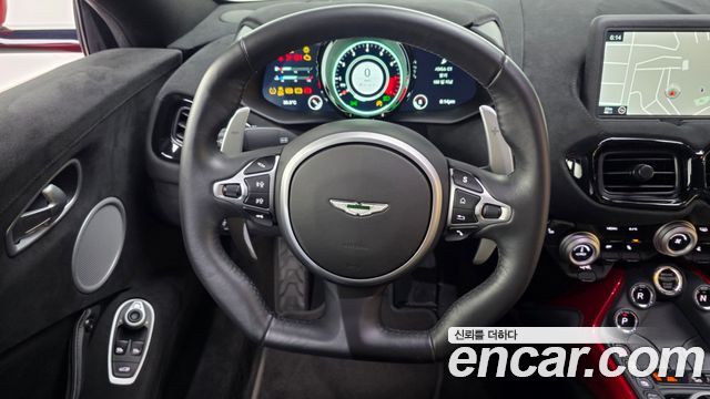 Aston Martin Vantage 2019 — photo 12